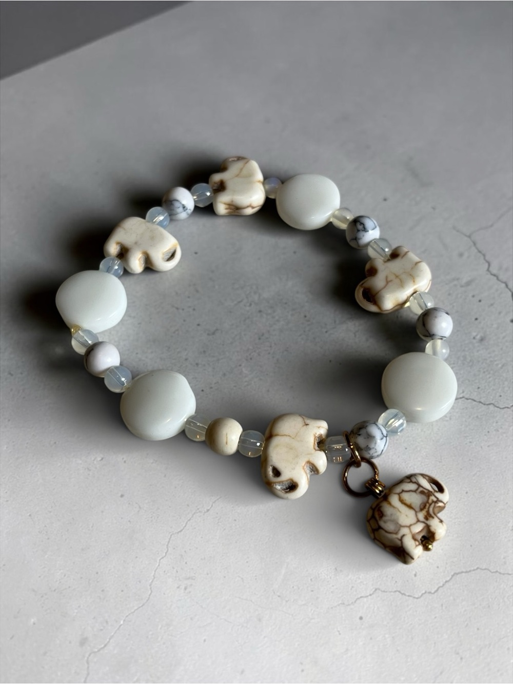 🍭5 for $20🍭 Acrylic Faux Howlite Elephant Charm Beaded Stretch Bracelet CC X